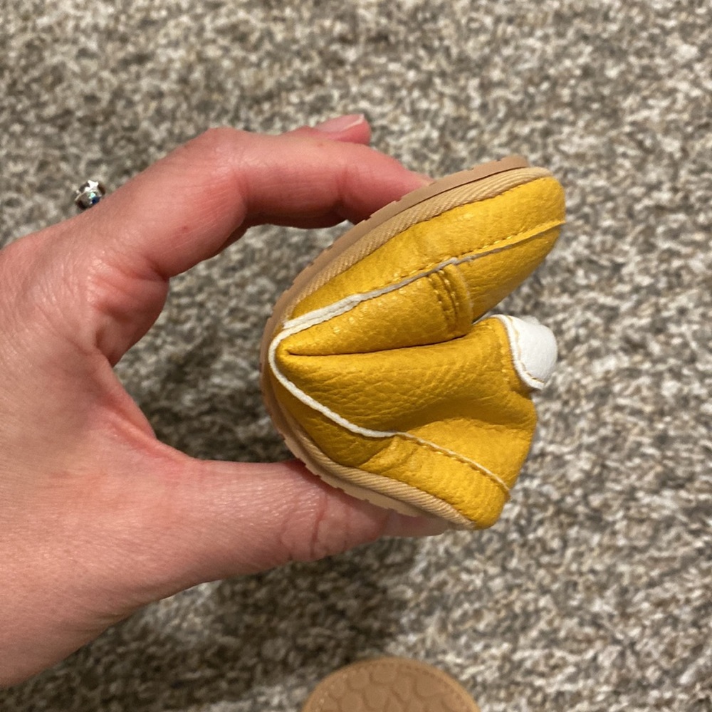 First walker shoe. Yellow - Picture 5 of 5